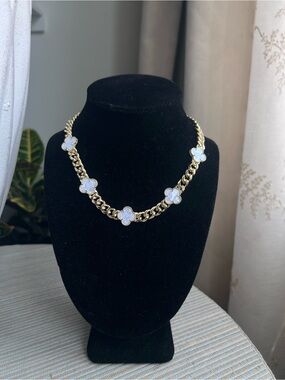 Multi marble White Clover Accents curb link necklace (16 inches)